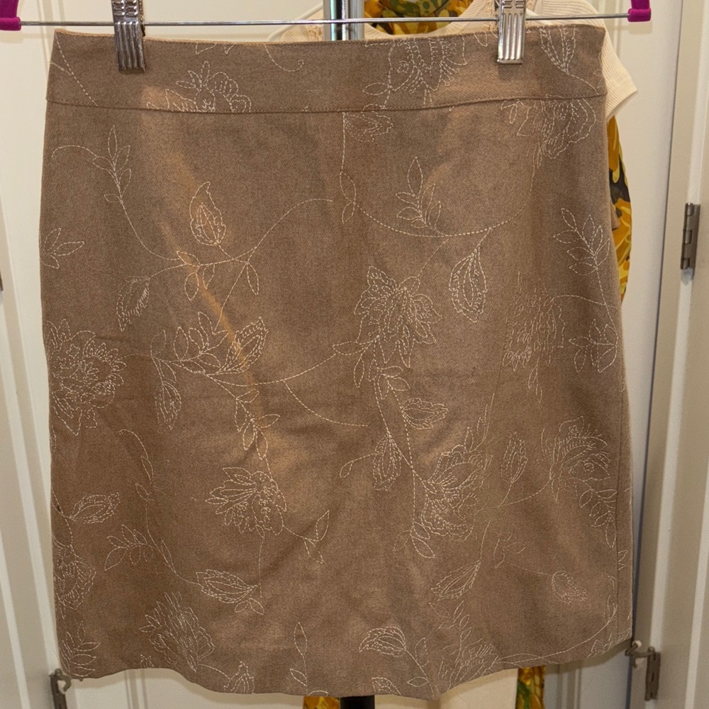 Ann Taylor Tan Floral A-Line Skirt